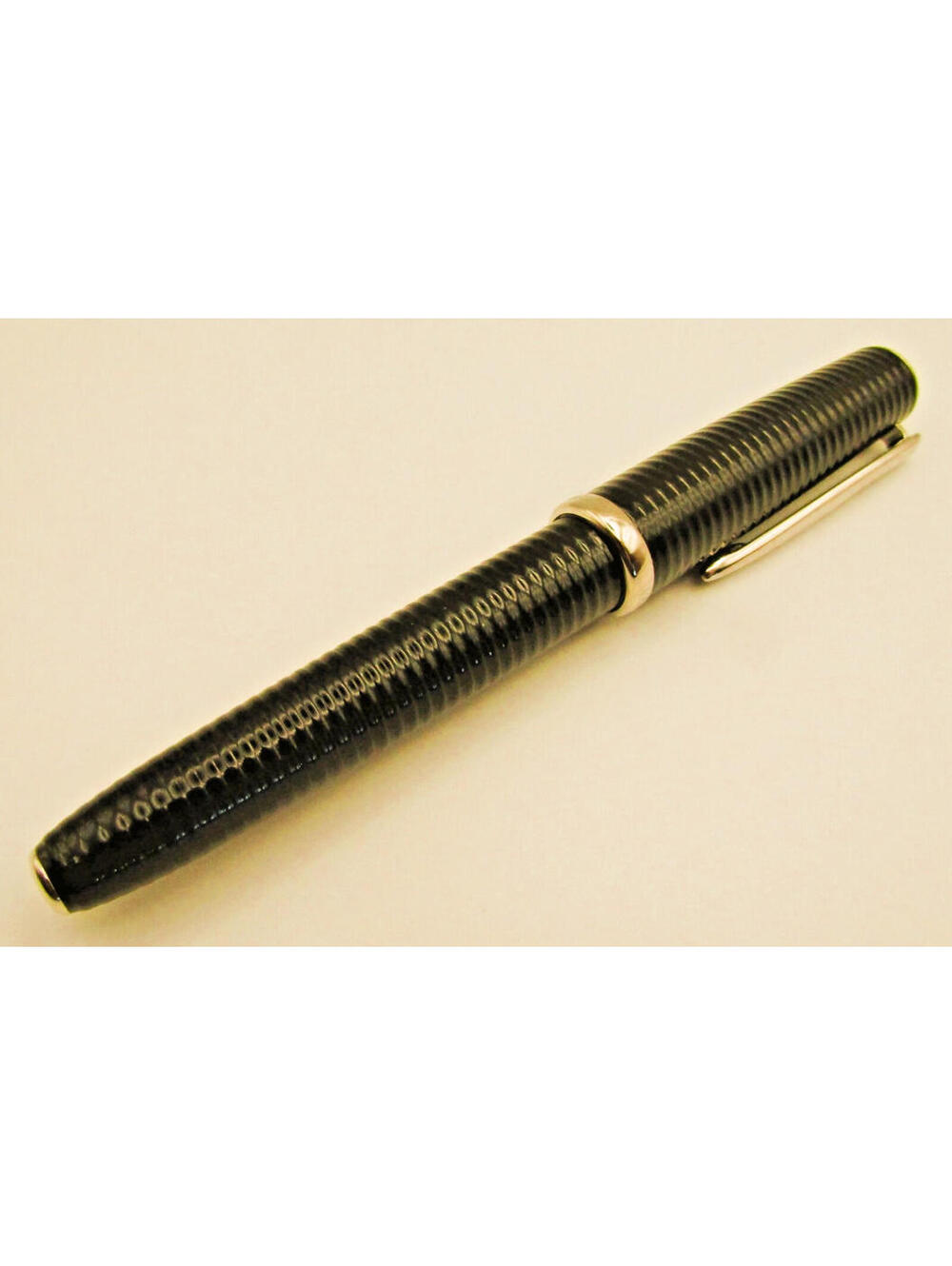 Waterford Marquis Black Ribbed Fountain Pen with 1783 18k Gold Medium Nib